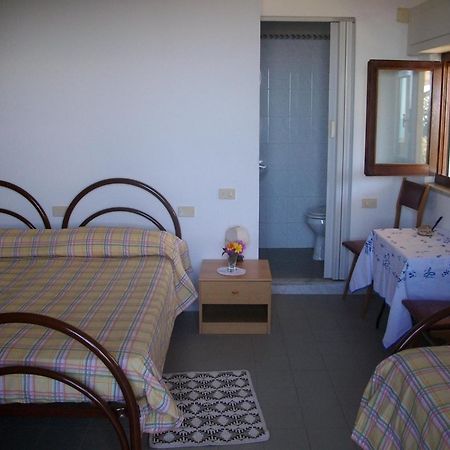 Hotel Alberta Massa  Zewnętrze zdjęcie