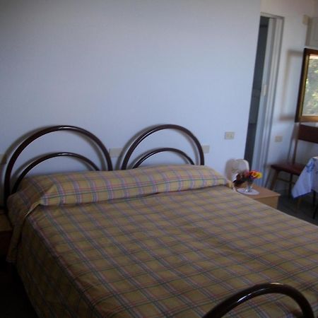 Hotel Alberta Massa  Zewnętrze zdjęcie
