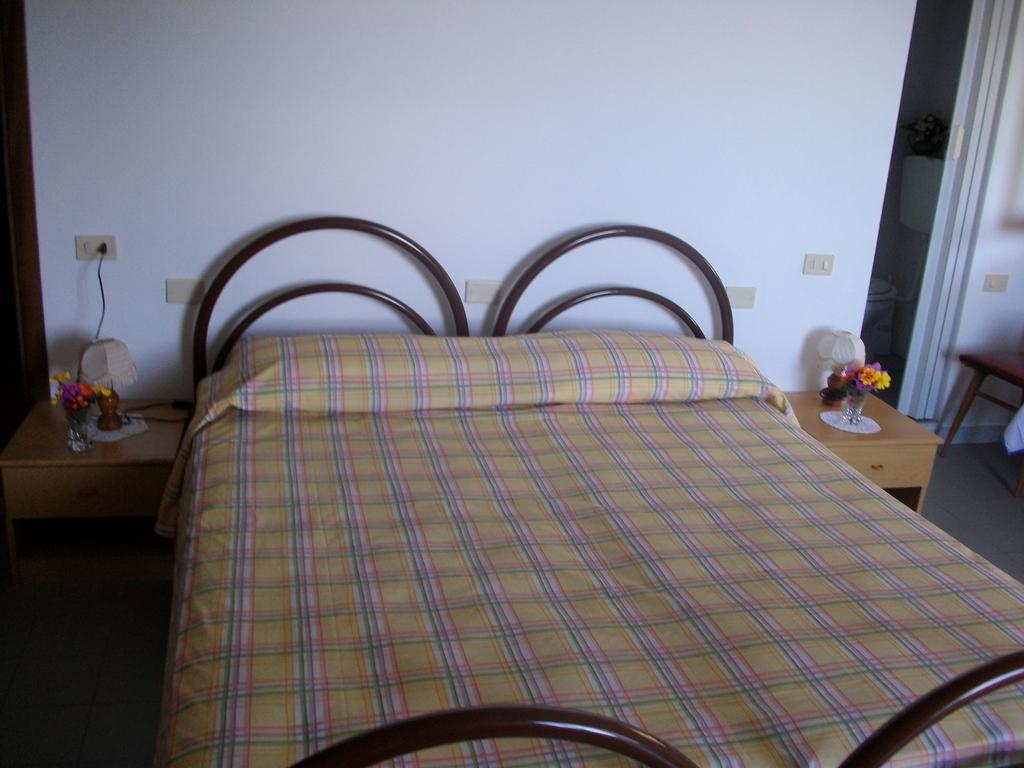 Hotel Alberta Massa  Pokój zdjęcie