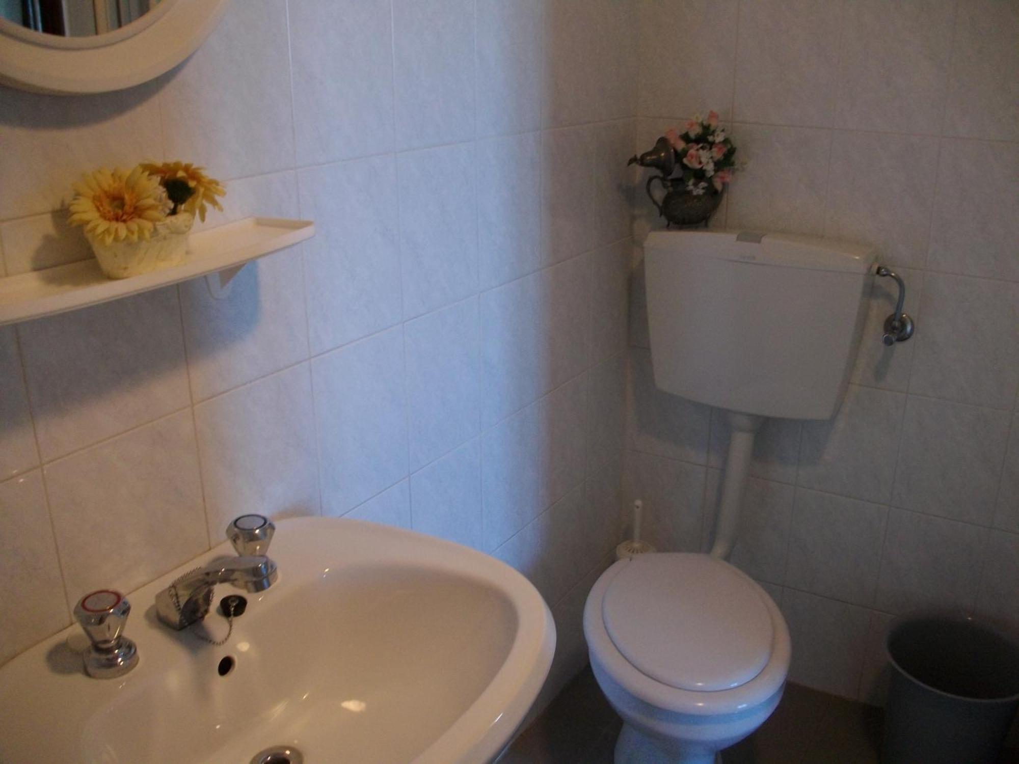 Hotel Alberta Massa  Zewnętrze zdjęcie
