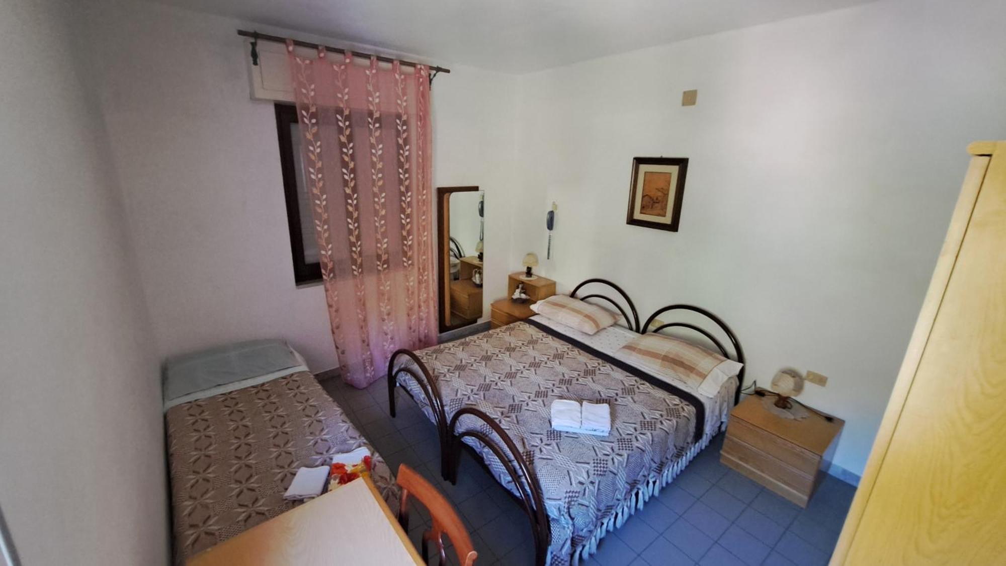 Hotel Alberta Massa  Zewnętrze zdjęcie