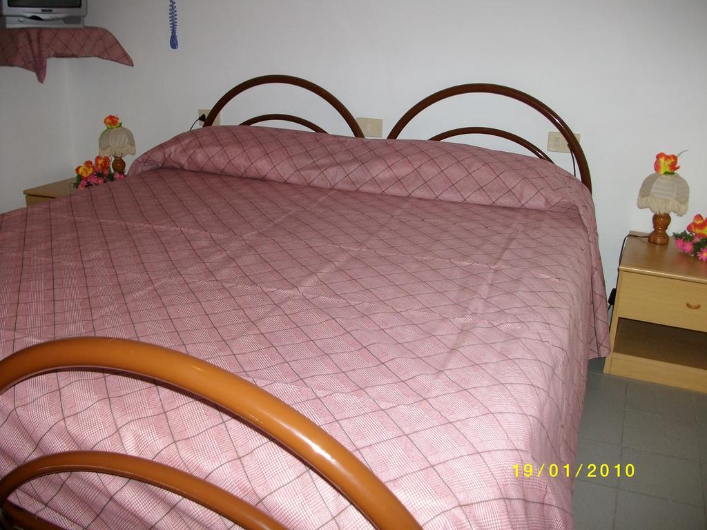 Hotel Alberta Massa  Zewnętrze zdjęcie