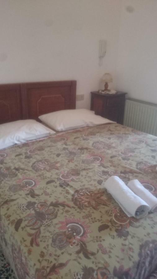 Hotel Alberta Massa  Zewnętrze zdjęcie